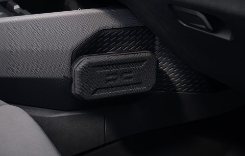dacia-striker-bk1-ph1-accessories-024-1