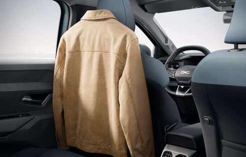 dacia-striker-bk1-ph1-accessories-025-1